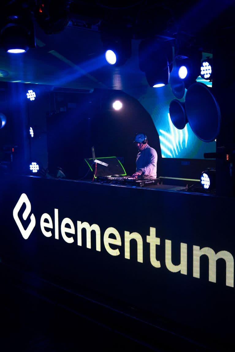 SaaSpocalypse — Elementum on the decks